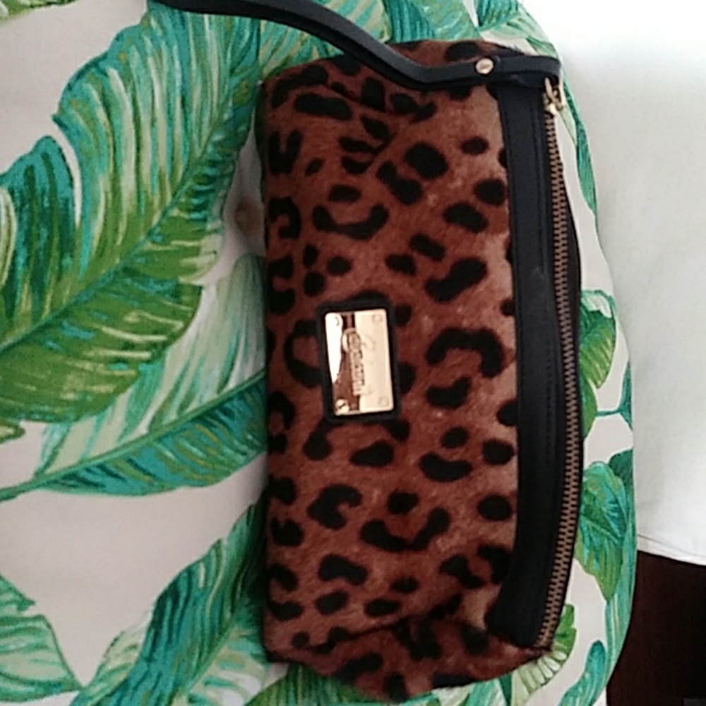 Calvacanti Pouch (Italian designer)